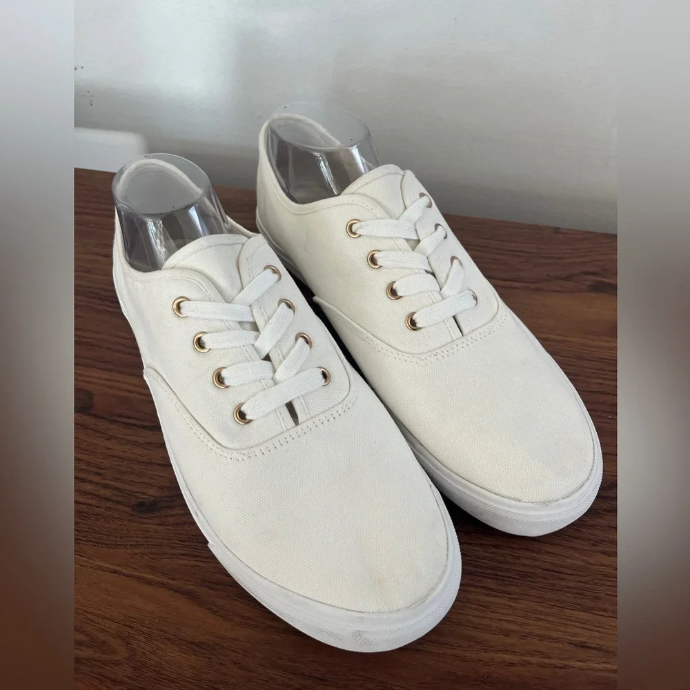 Brooks Brothers Women’s White Canvas Casual Sneakers Hamptons Coastal Sz 10.5